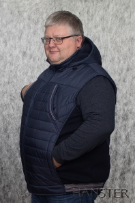 синий